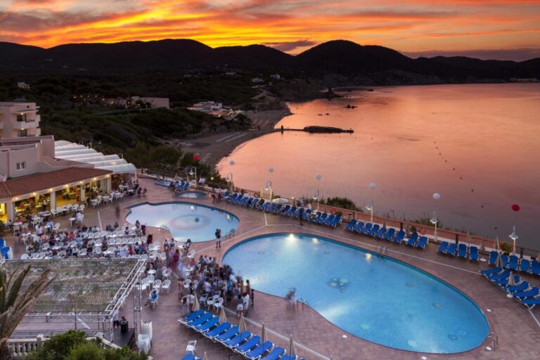 Hoteles con toboganes en Ibiza ❤️ Lo que saber antes de reservar